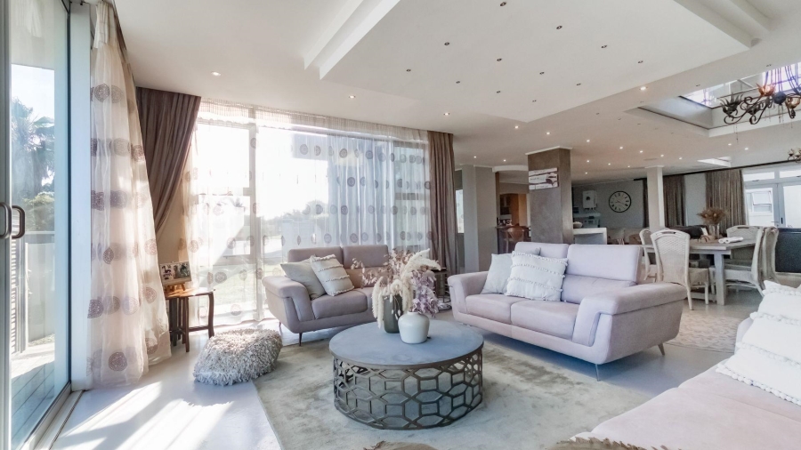 5 Bedroom Property for Sale in Gonubie Eastern Cape